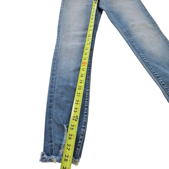 Garage Women's Denim High Rise Jegging Jean Distressed Hem Size 3 NWT - Picture 10 of 10